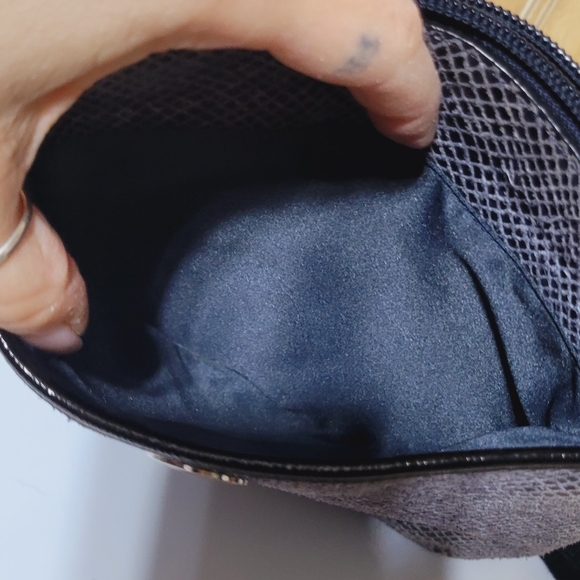 💙RARE💙 Authentic Snakeprint Messenger Crossbody Shoulder Bag - Picture 11 of 15